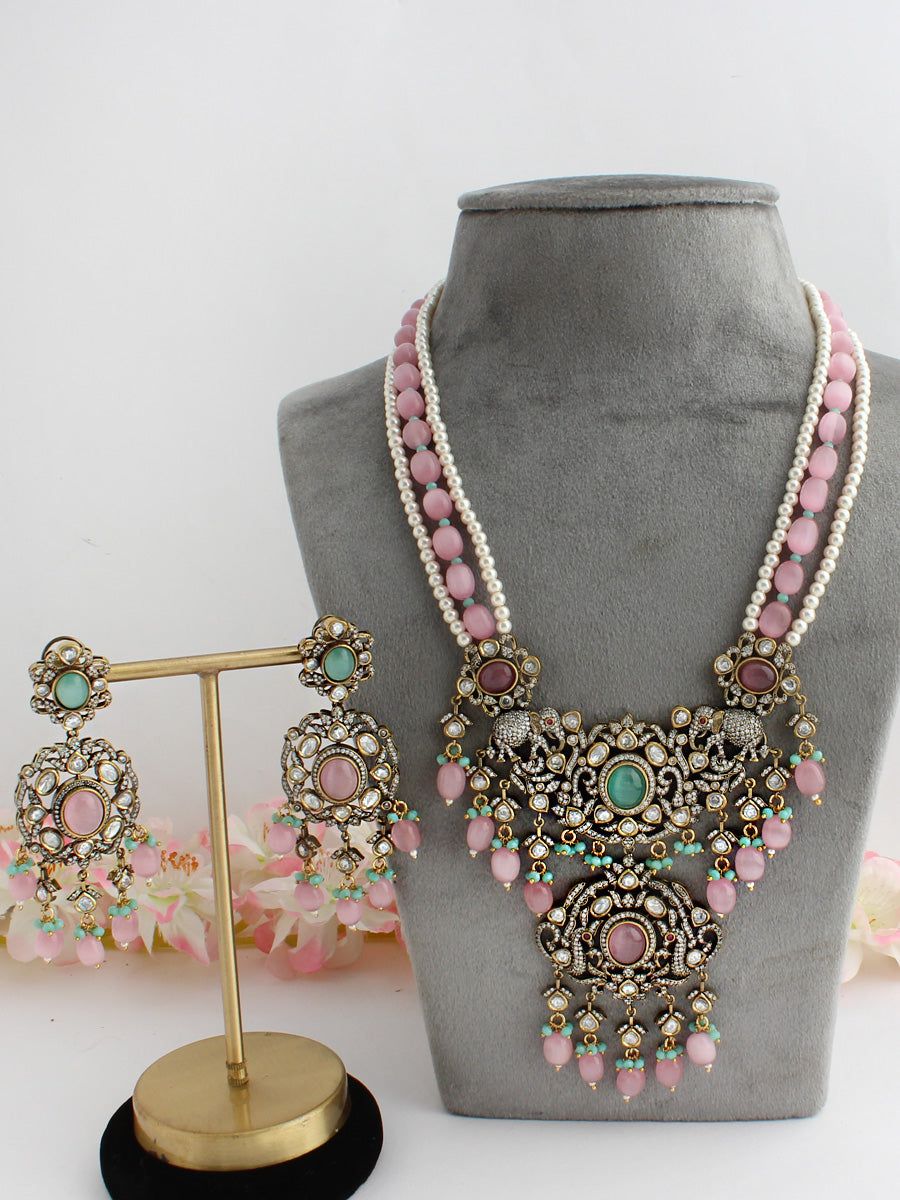 Ridhanshi Long Necklace Set