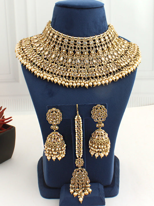 Maanvi Necklace Set-Gold
