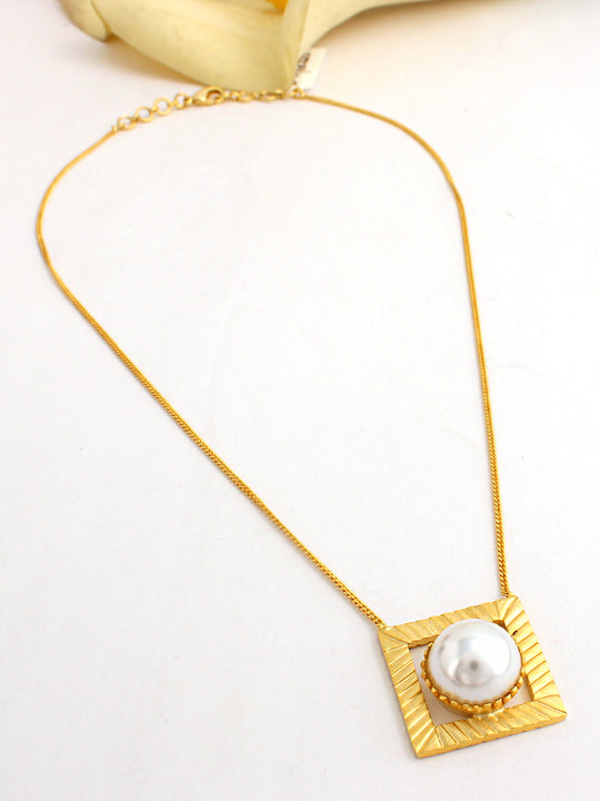 Vivica Pendant Chain Necklace-gold
