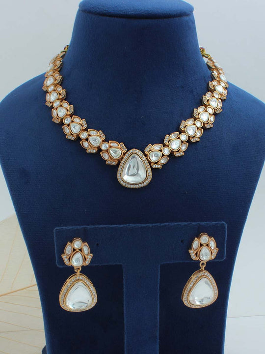 Avisha Necklace Set