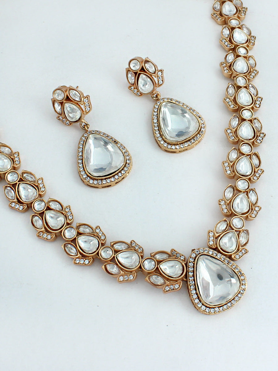 Avisha Necklace Set