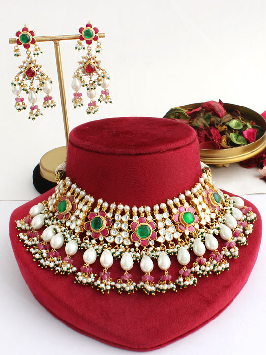 Devanshi Necklace Set