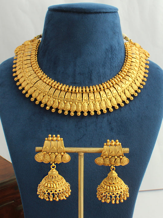 Divisha Bib Necklace Set-gold
