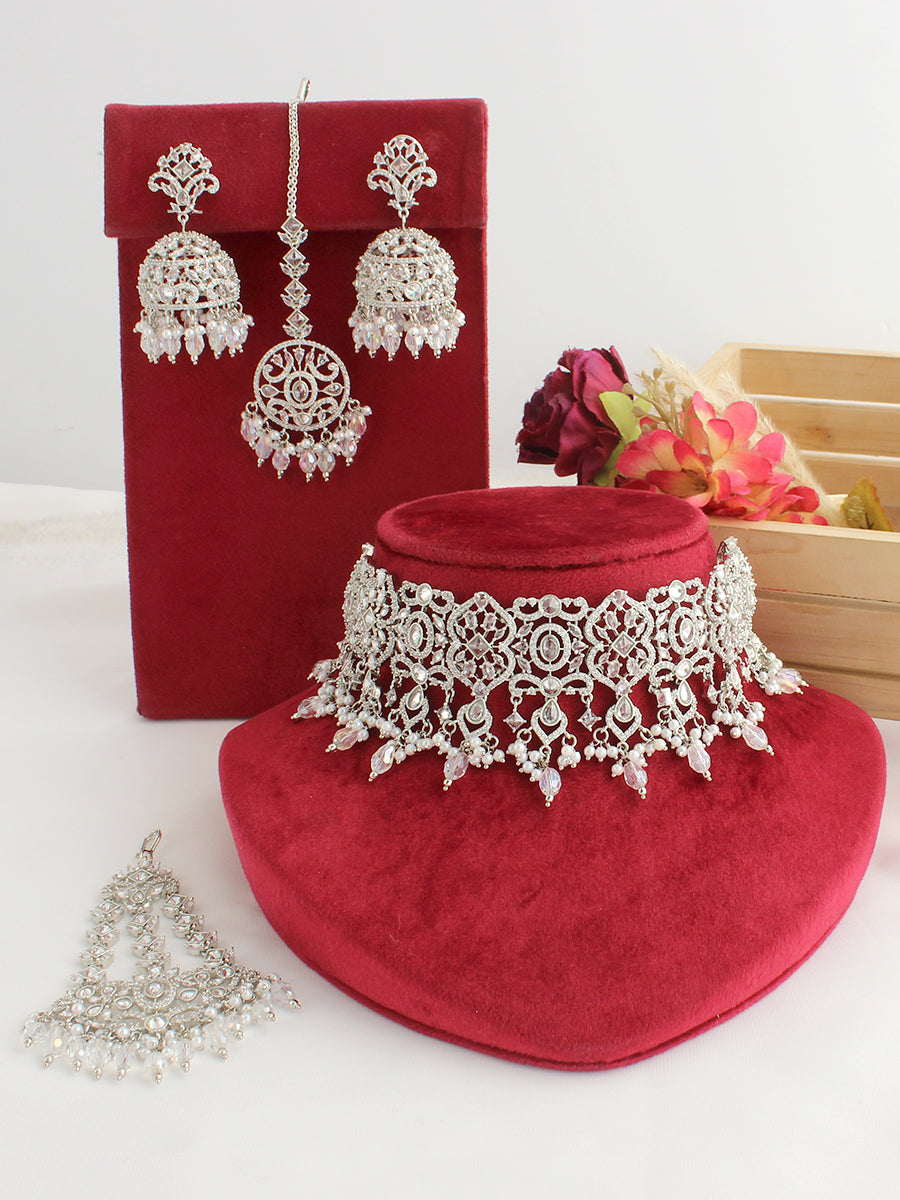 Savira Choker Necklace Set