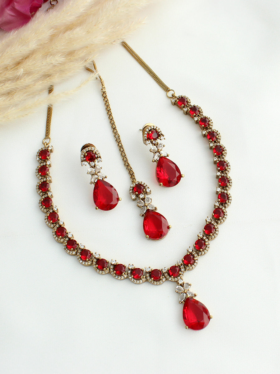 Noha Pendant Necklace set