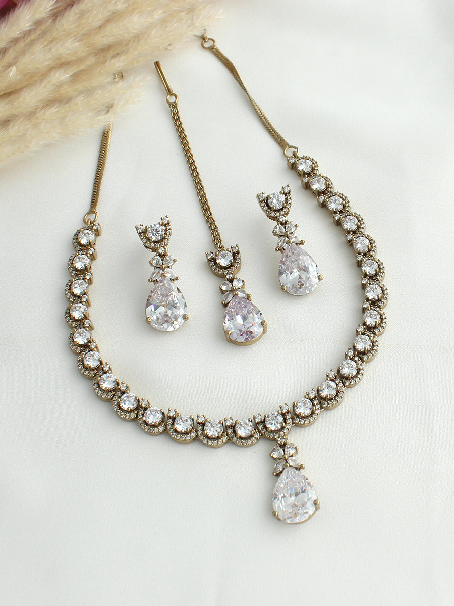 Noha Pendant Necklace set