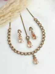 Noha Pendant Necklace set