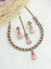 Noha Pendant Necklace set