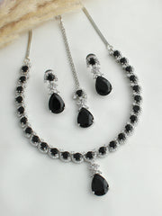 Noha Pendant Necklace set