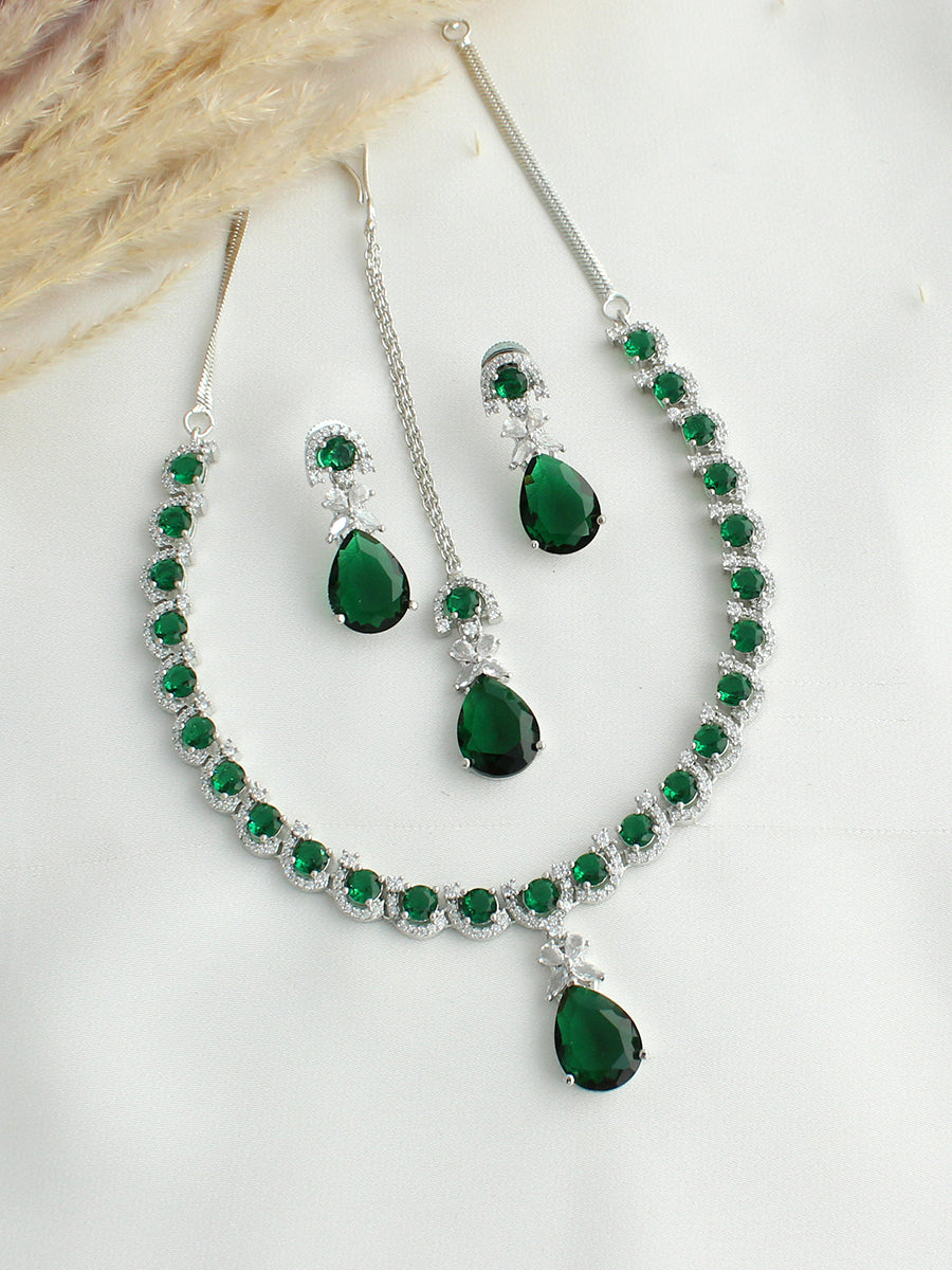 Noha Pendant Necklace set