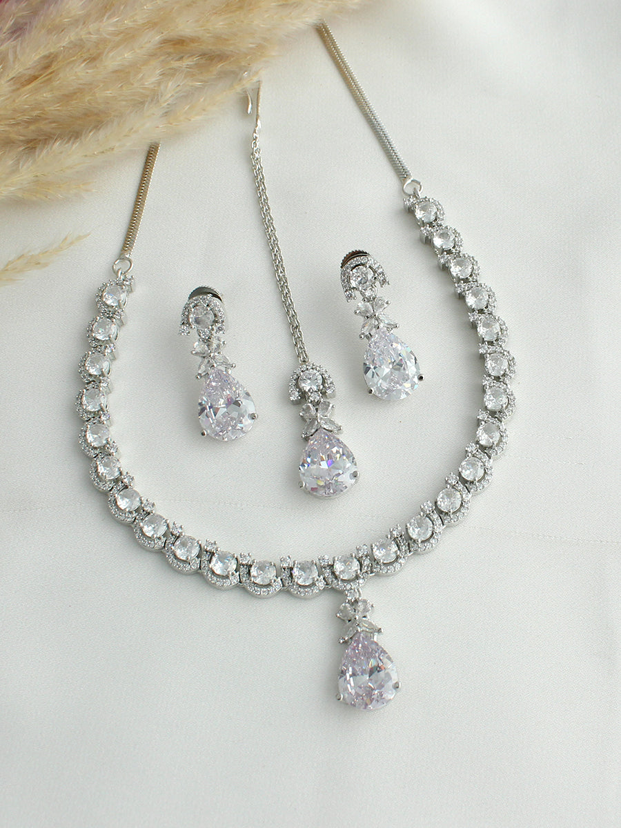 Noha Pendant Necklace set