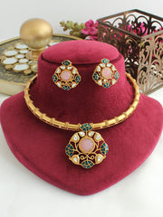 Nirvriti Hasli Necklace Set