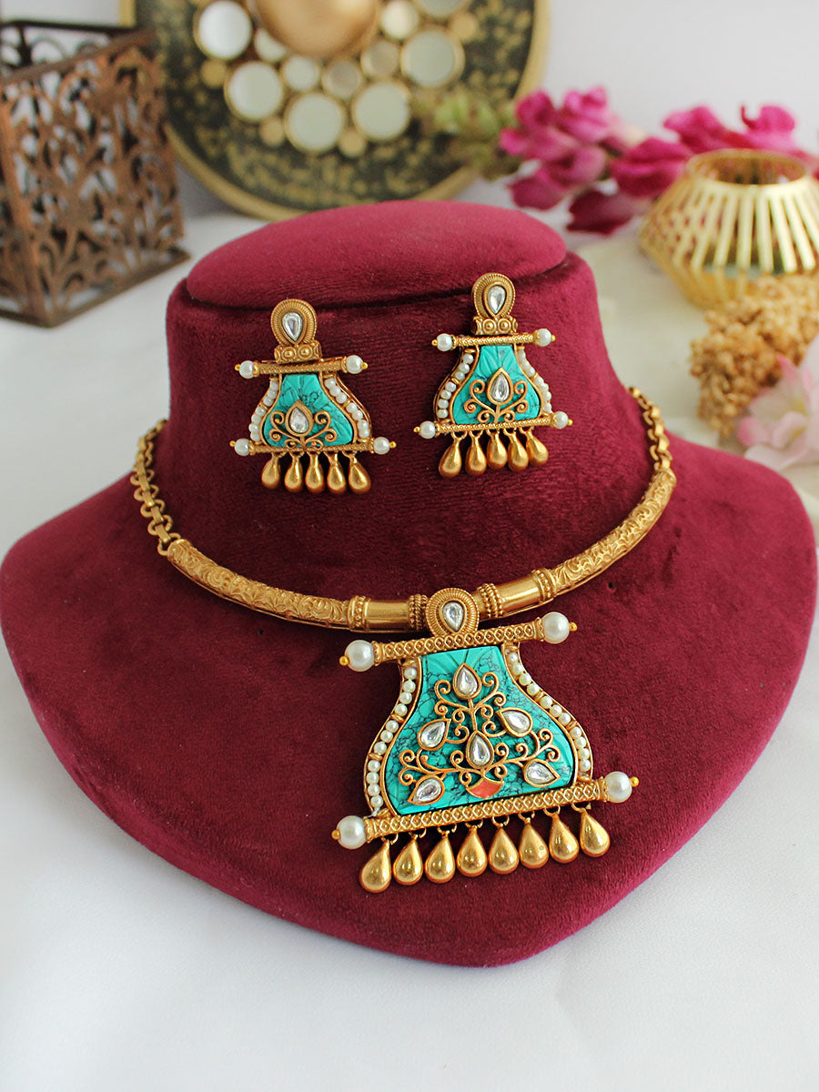 Sreeti Hasli Necklace Set 