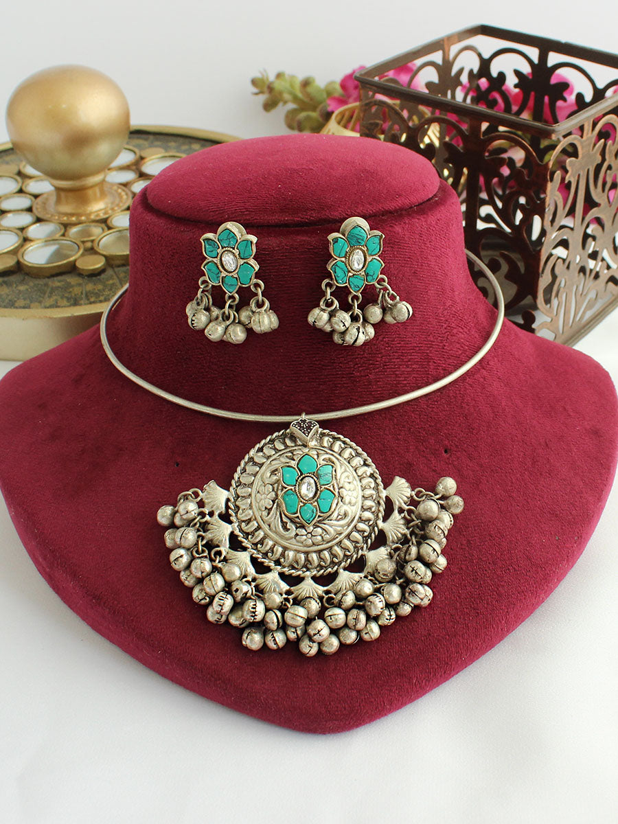 Pragya Hasli Necklace Set