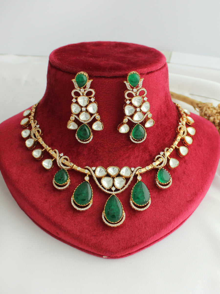 Tishya Necklace Set