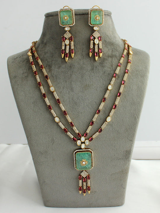 Navira Necklace Set