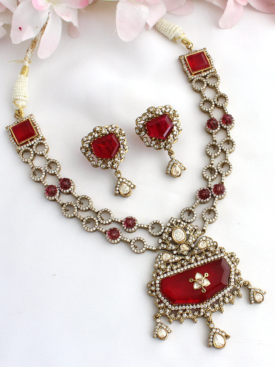Kaisha Necklace Set