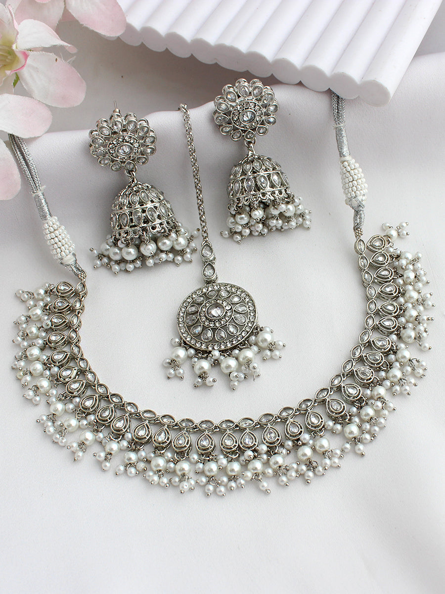 Snavika Necklace set