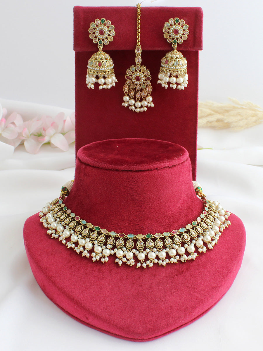 Snavika Necklace set