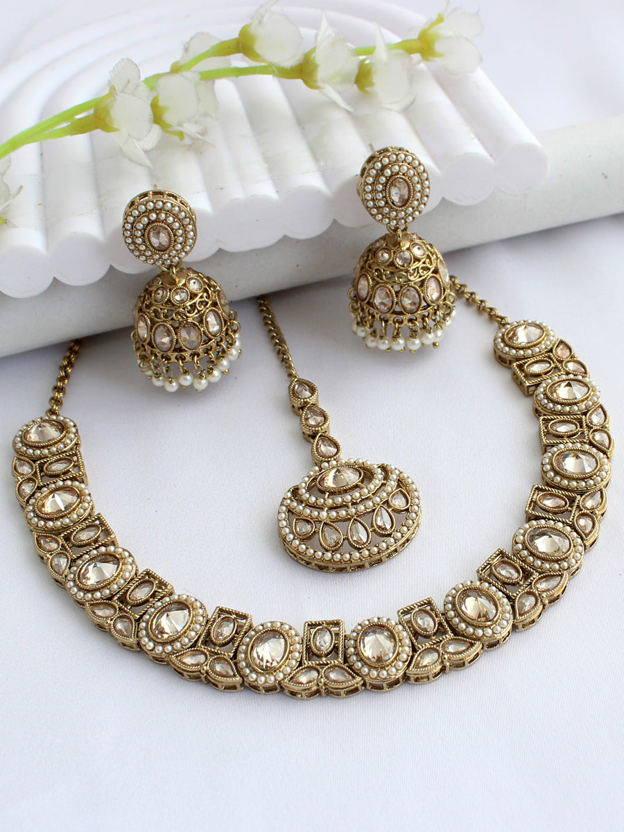 Lavika Choker Necklace Set