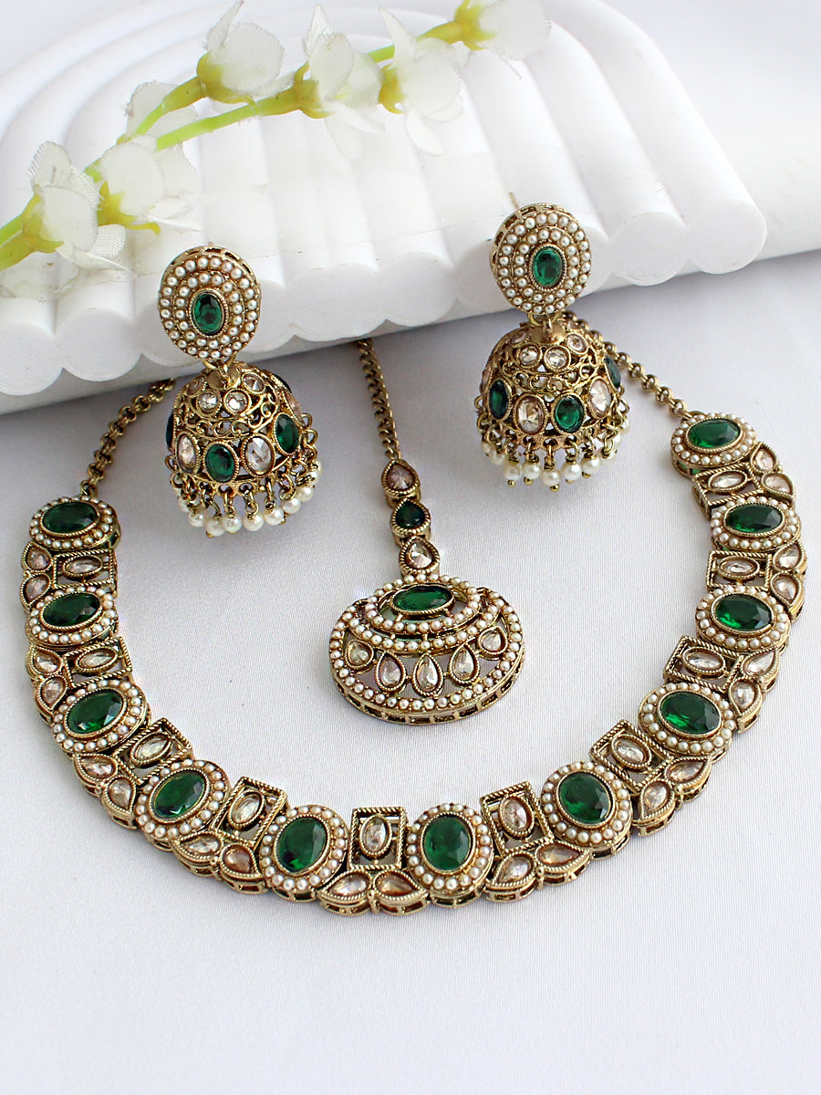 Lavika Choker Necklace Set