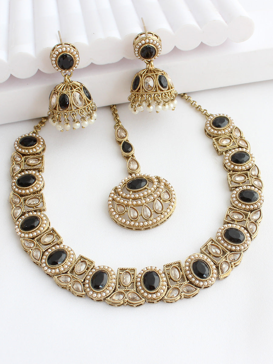 Lavika Choker Necklace Set