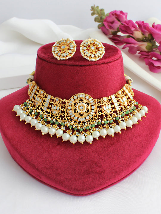 Pranita Necklace Set