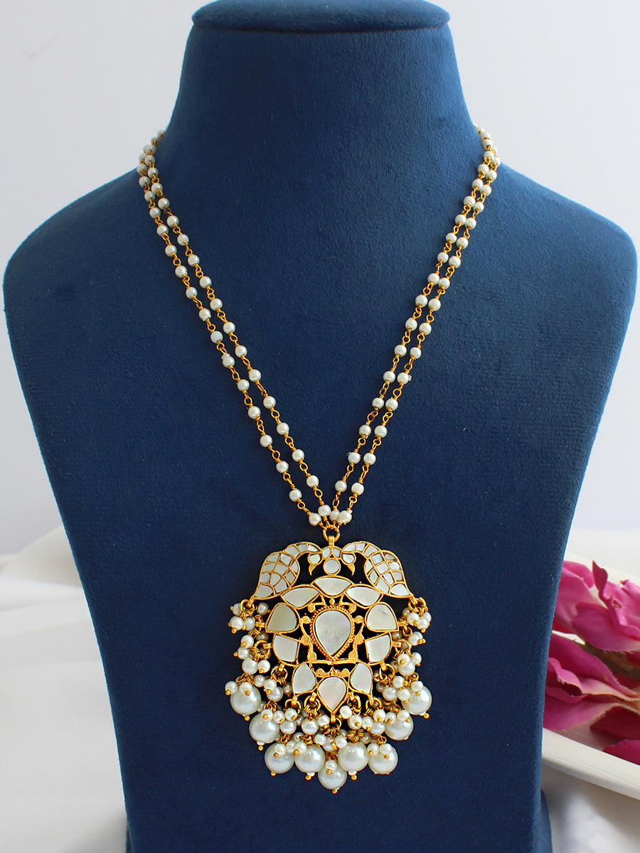 Anusha Pendant Necklace Set