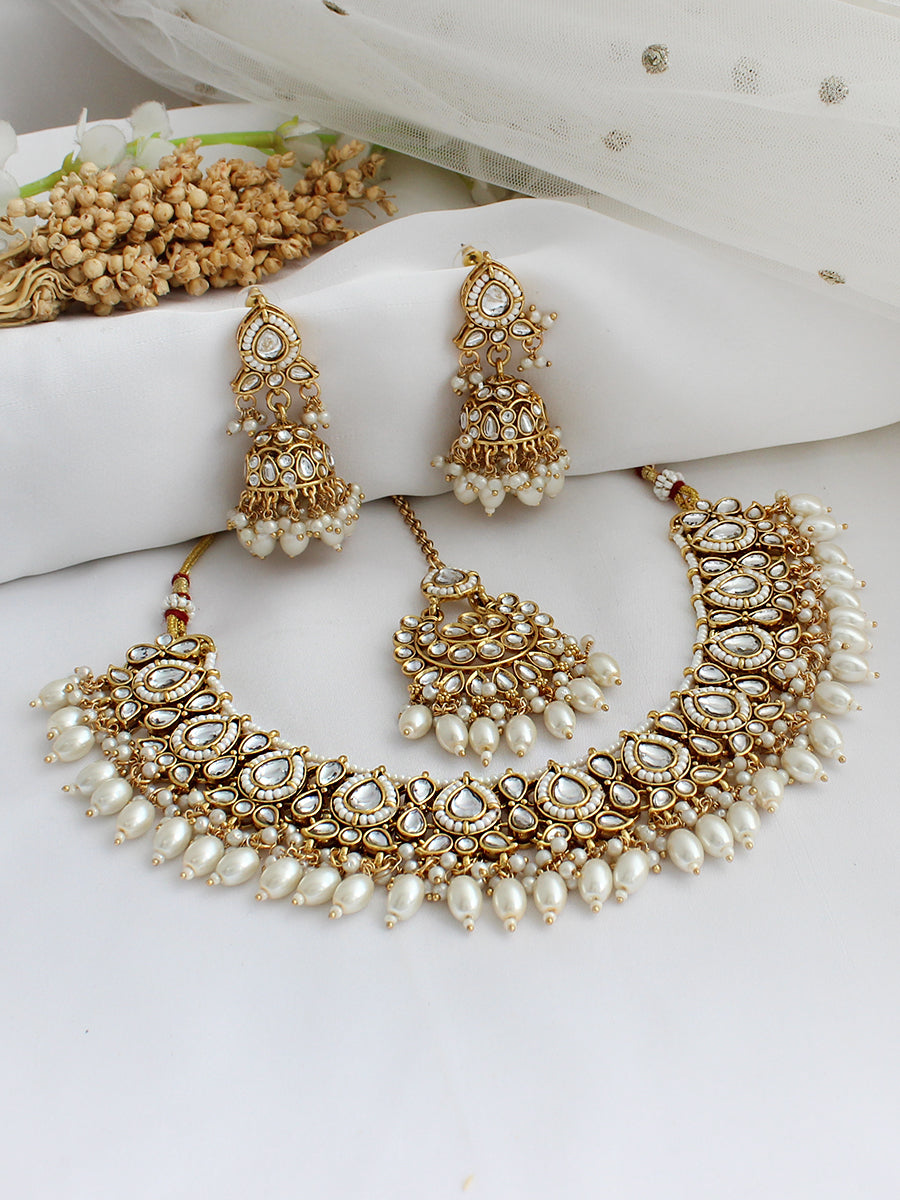 Avni Bib Necklace Set