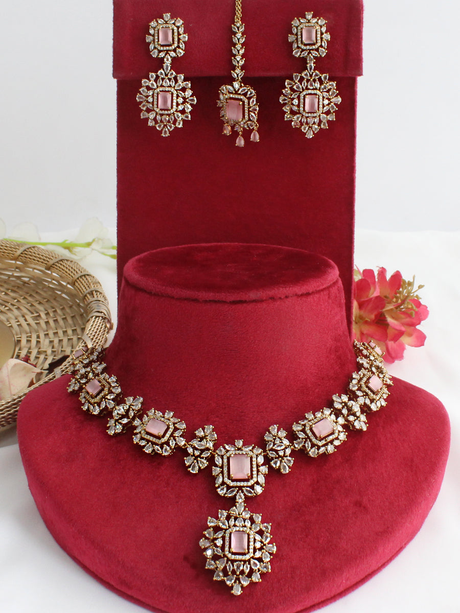 Ziana Necklace Set
