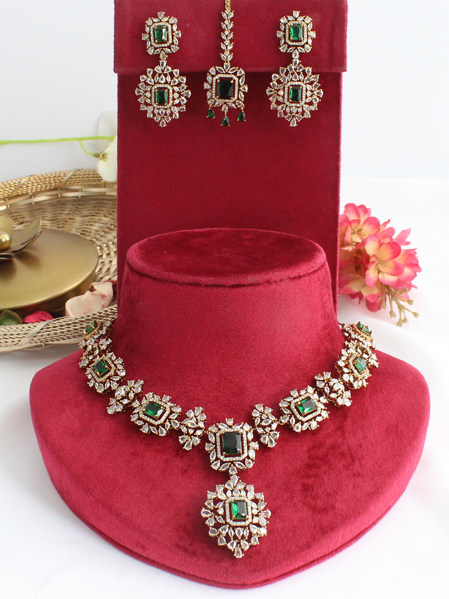 Ziana Necklace Set