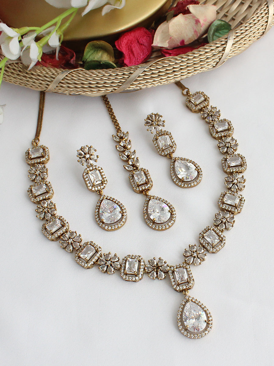 Manira Necklace Set-White