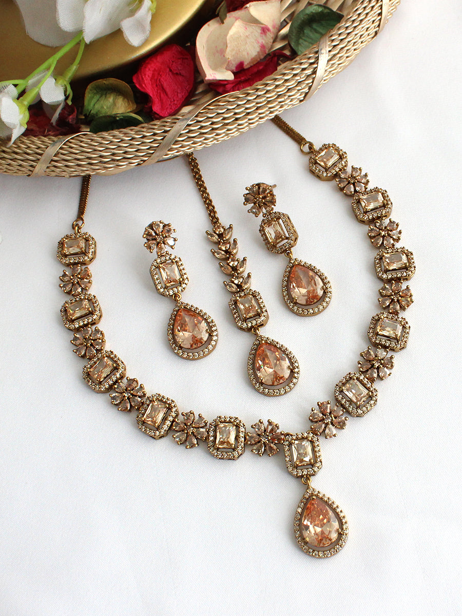Manira Necklace Set-Gold