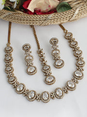 Avira Necklace Set