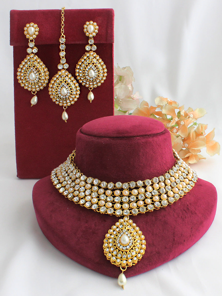 Udvi Necklace Set-White
