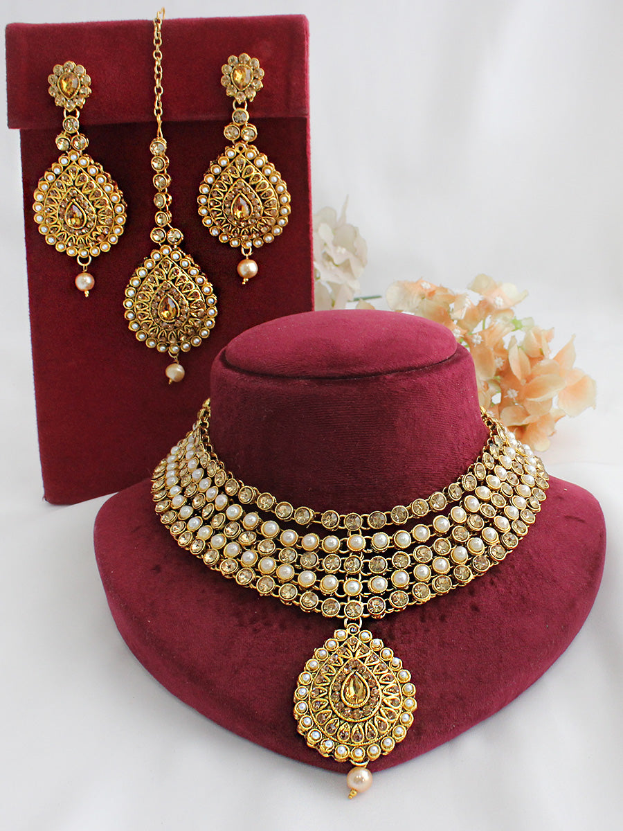 Udvi Necklace Set-Gold