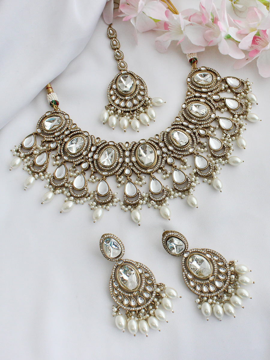 Miraya Bib Necklace Set