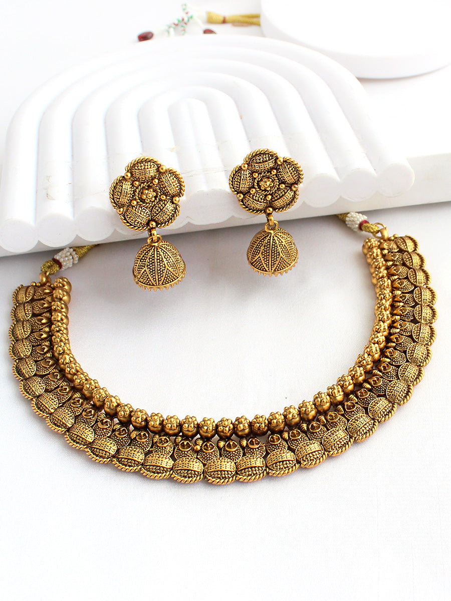 Pratima Necklace Set