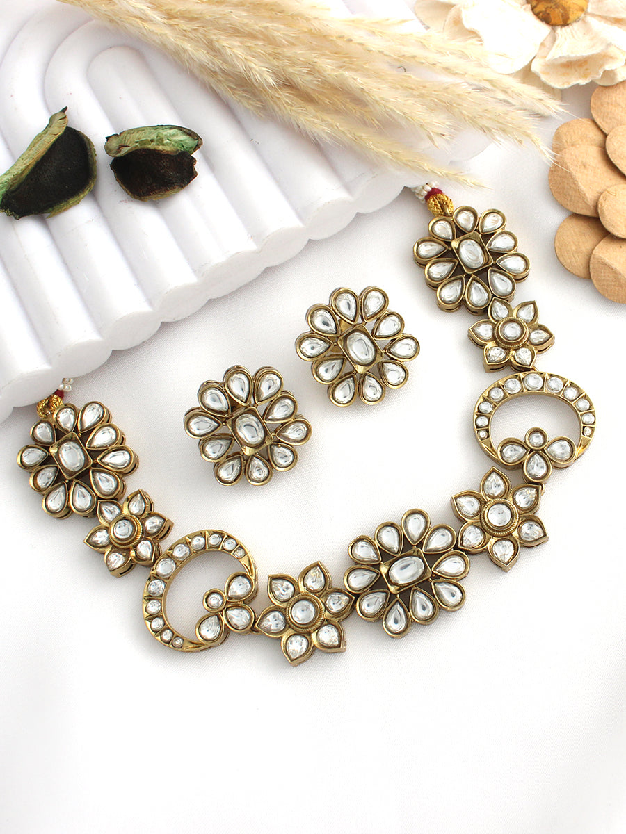 Kanvika Choker Necklace Set-Gold