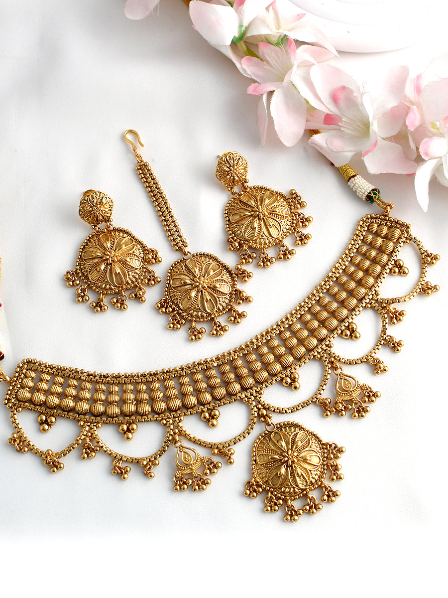 Umika Choker Necklace Set-Gold