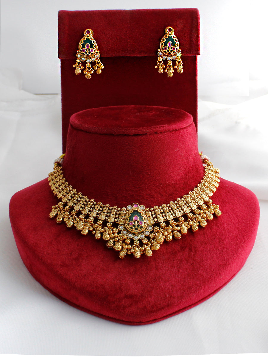Shubhika Bib Necklace Set