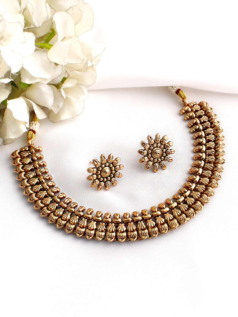 Dhanvi Necklace Set-Gold
