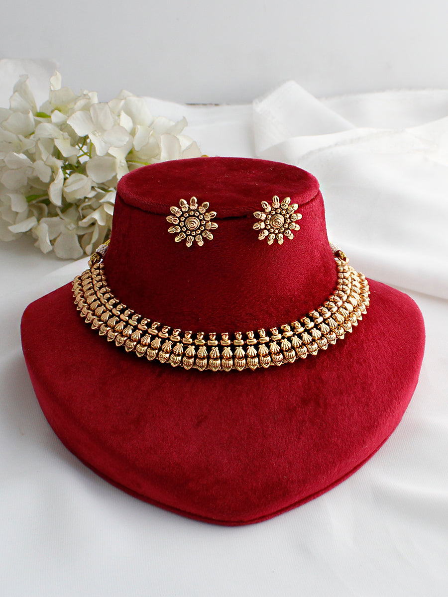 Dhanvi Necklace Set