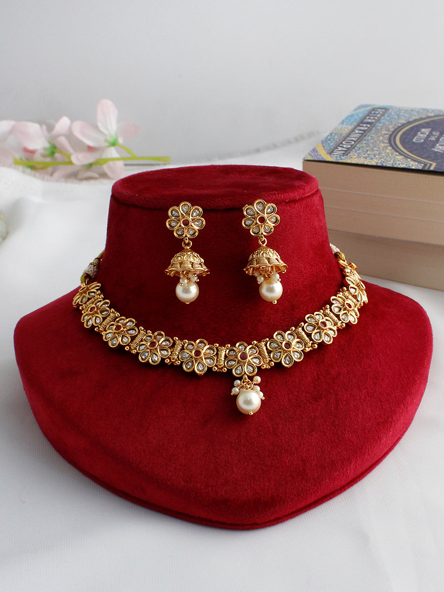 Menka Necklace Set