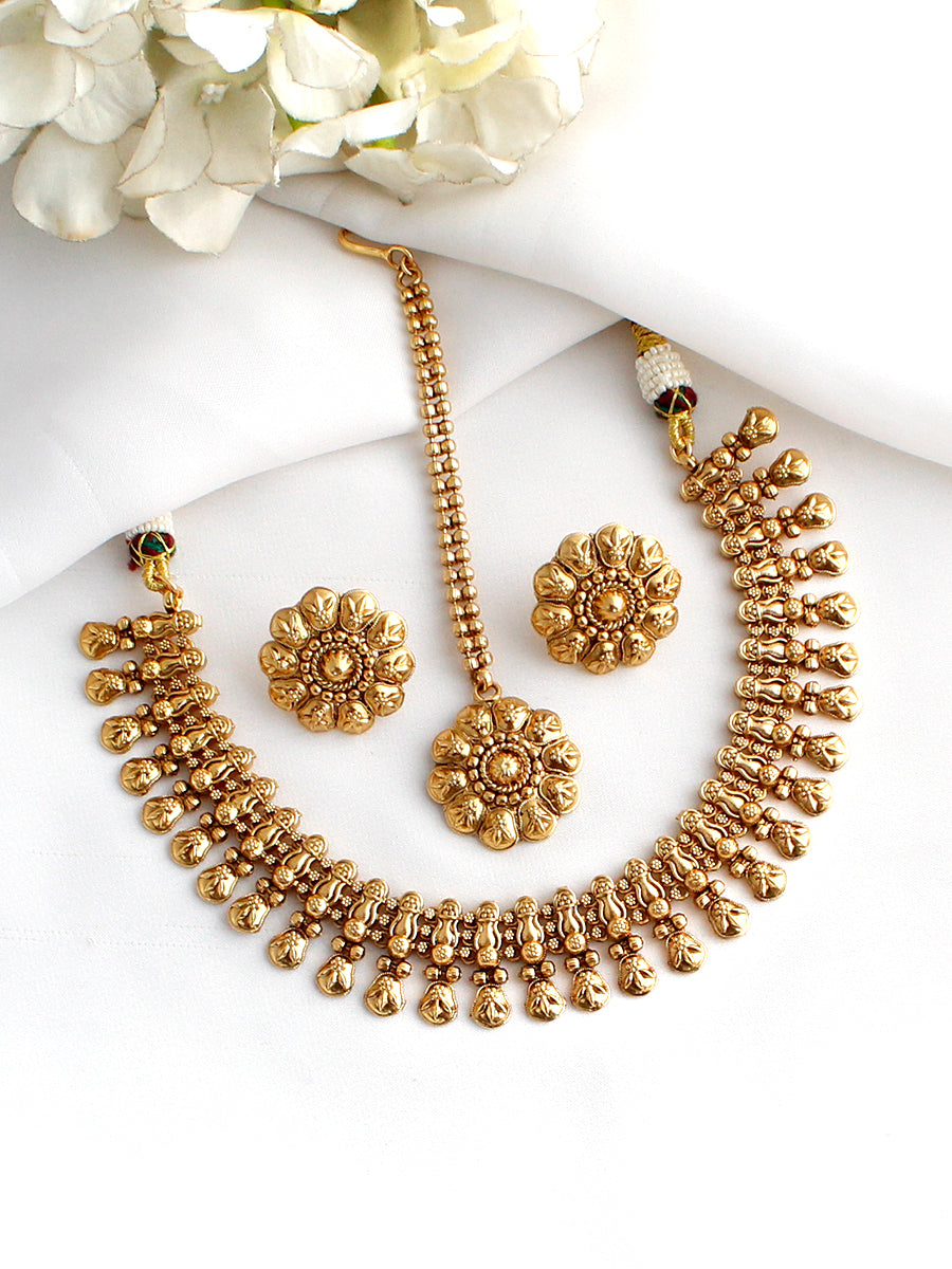 Amolika Necklace Set-Gold