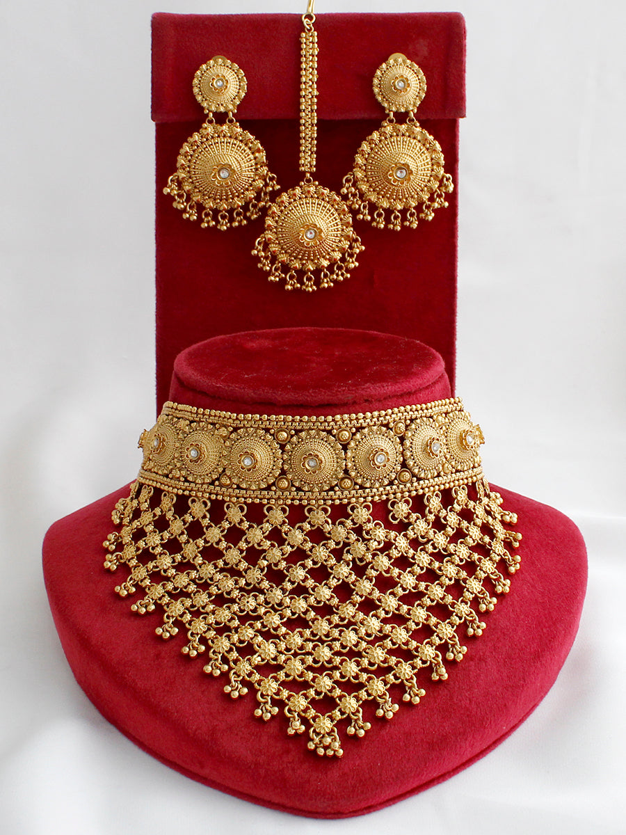 Tanishi Choker Necklace Set-Gold