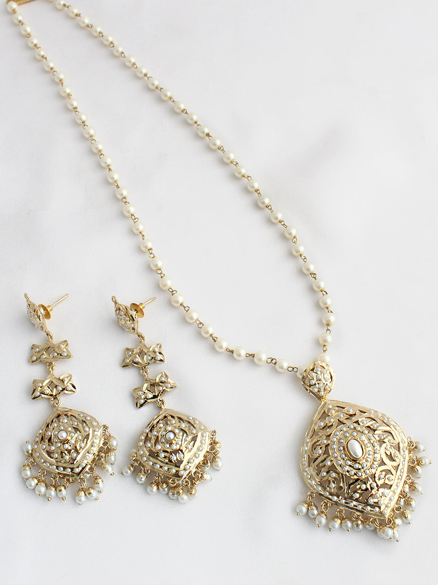 Inaya Jadau Long Necklace Set-Gold
