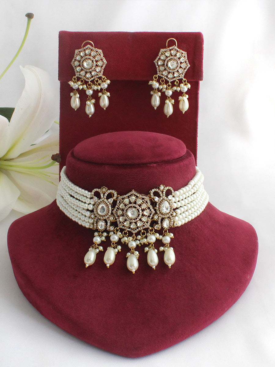 Pranika Choker Necklace Set