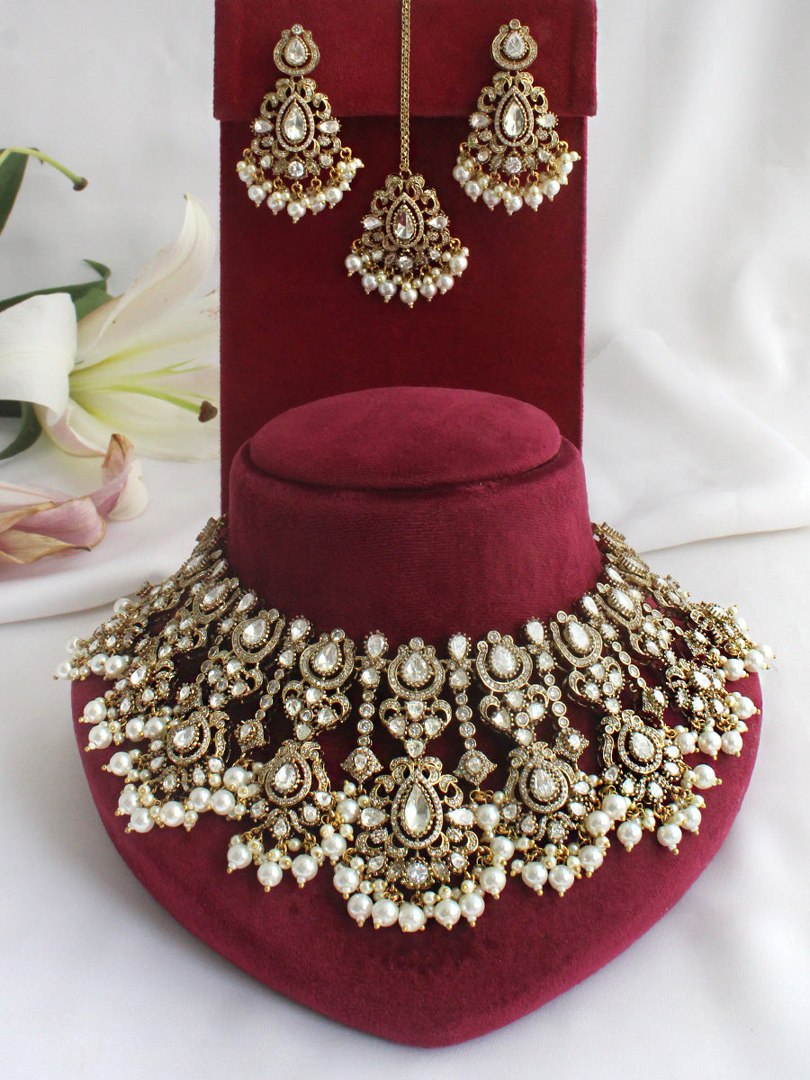 Kiyanvi Necklace Set-Gold