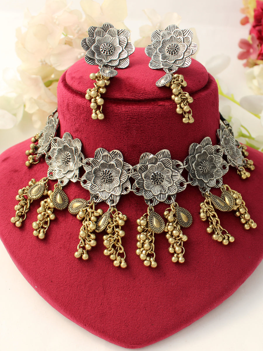 Kalindi Necklace Set-Metallic